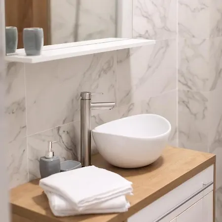 Ovo Marasti Apartament شقة